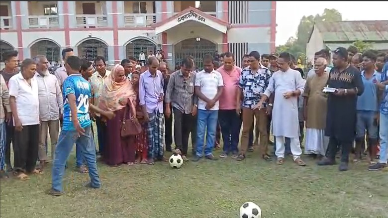 বীরগঞ্জে উৎকর্ষ ৫২২০ ফুটবল টুর্নামেন্ট অনুষ্ঠিত, চ্যাম্পিয়ন 