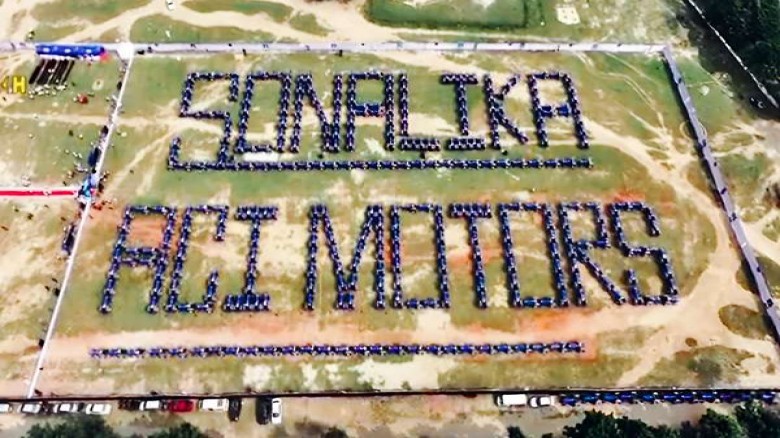 বাংলাদেশের কৃষিতে নতুন ইতিহাস: দিনাজপুরে একসাথে ৩৫০ সোনালীকা