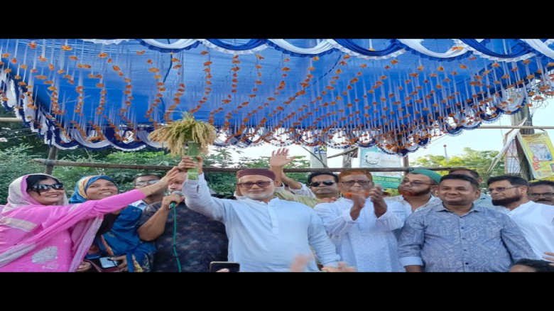 বিএনপি প্রার্থী মনজুরুলকে বীরগঞ্জ-কাহারোলে গণসংবর্ধনা